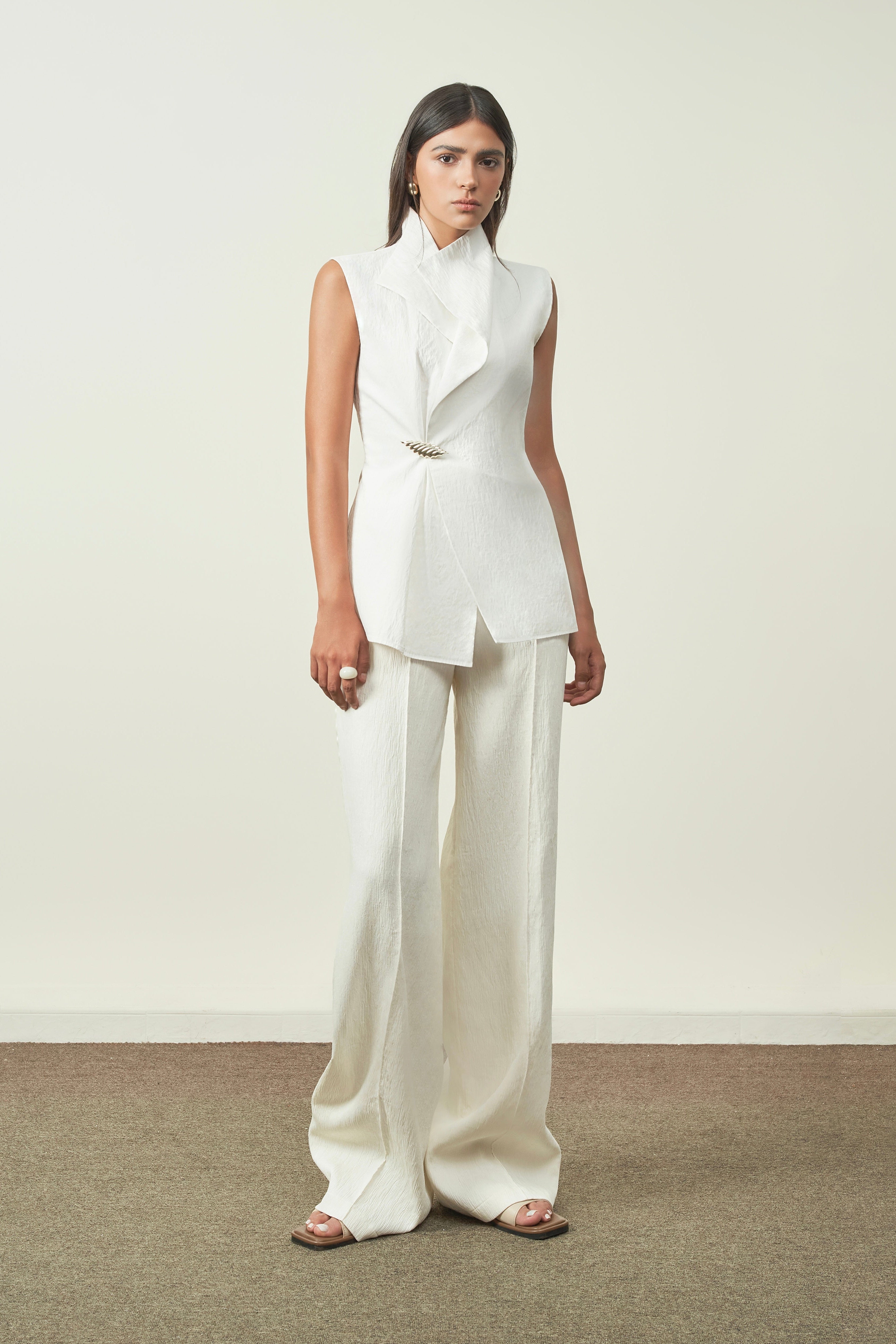 Anh Ngoc Asymmetric Folded Lapels Sleeveless Chenille Top