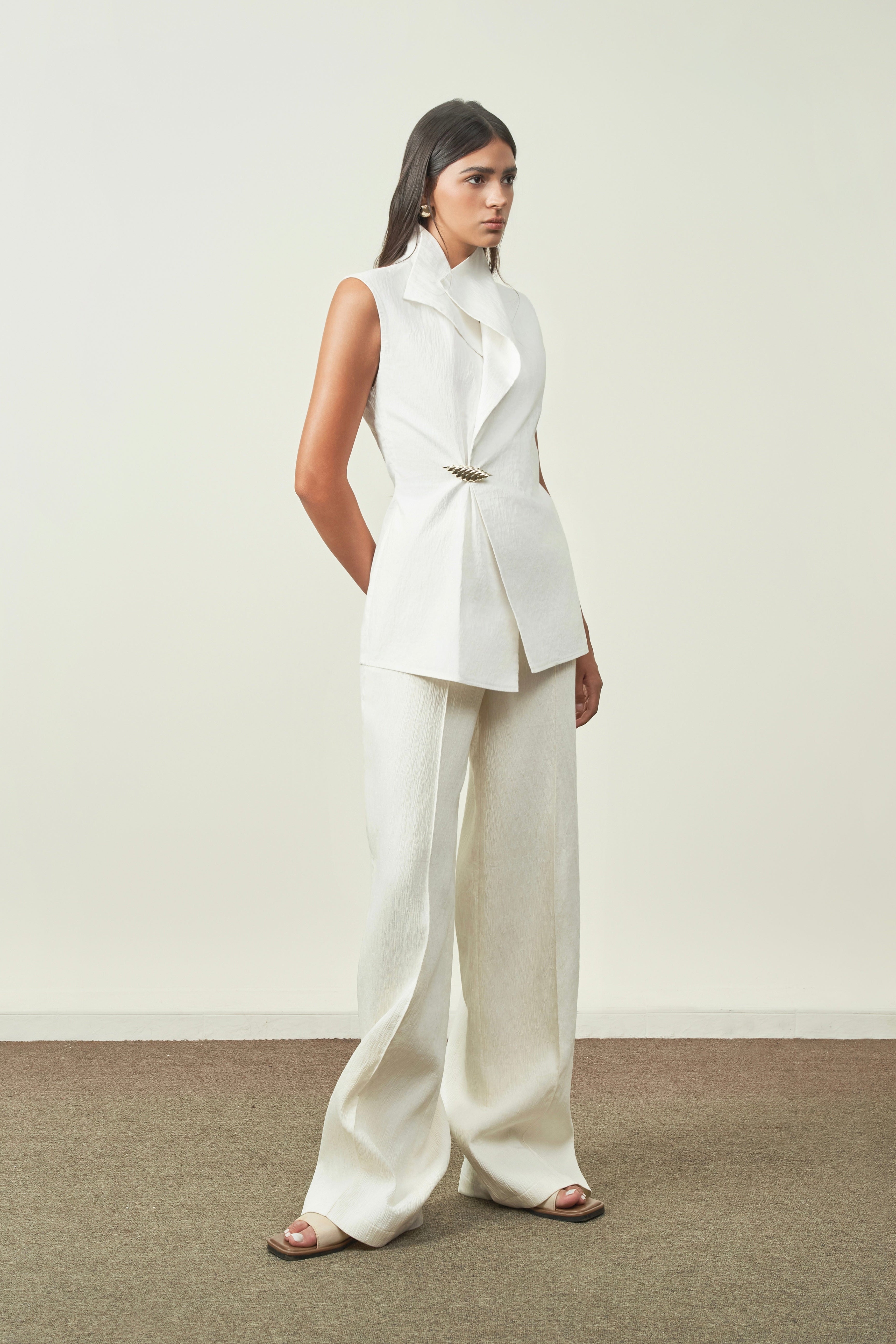 Anh Ngoc Asymmetric Folded Lapels Sleeveless Chenille Top